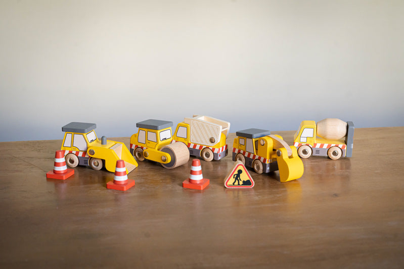 Le Toy Van Construction Toy Cars, Trucks & Diggers - 7 Pc
