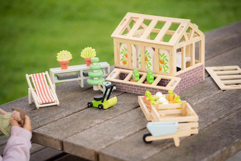 Tender Leaf Green House and Garden Set