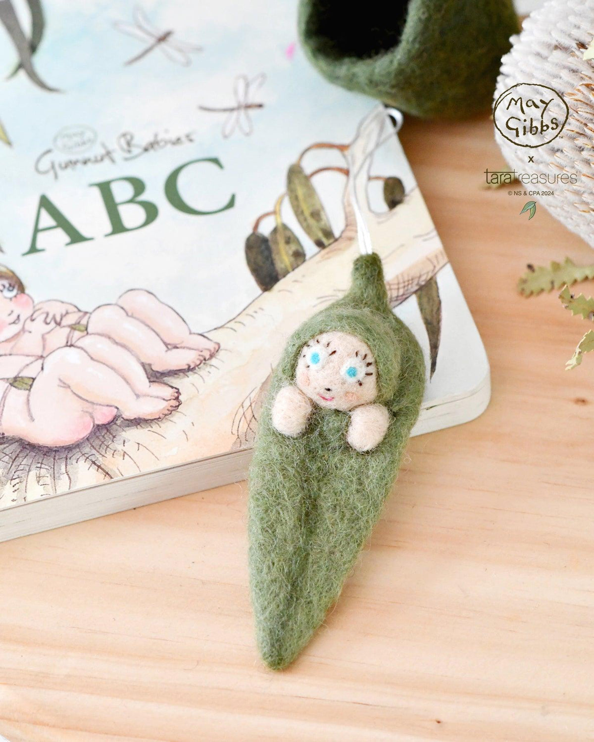 Tara Treasures x May Gibbs - Gumnut Baby Snugglepot Cuddlepie Ornament