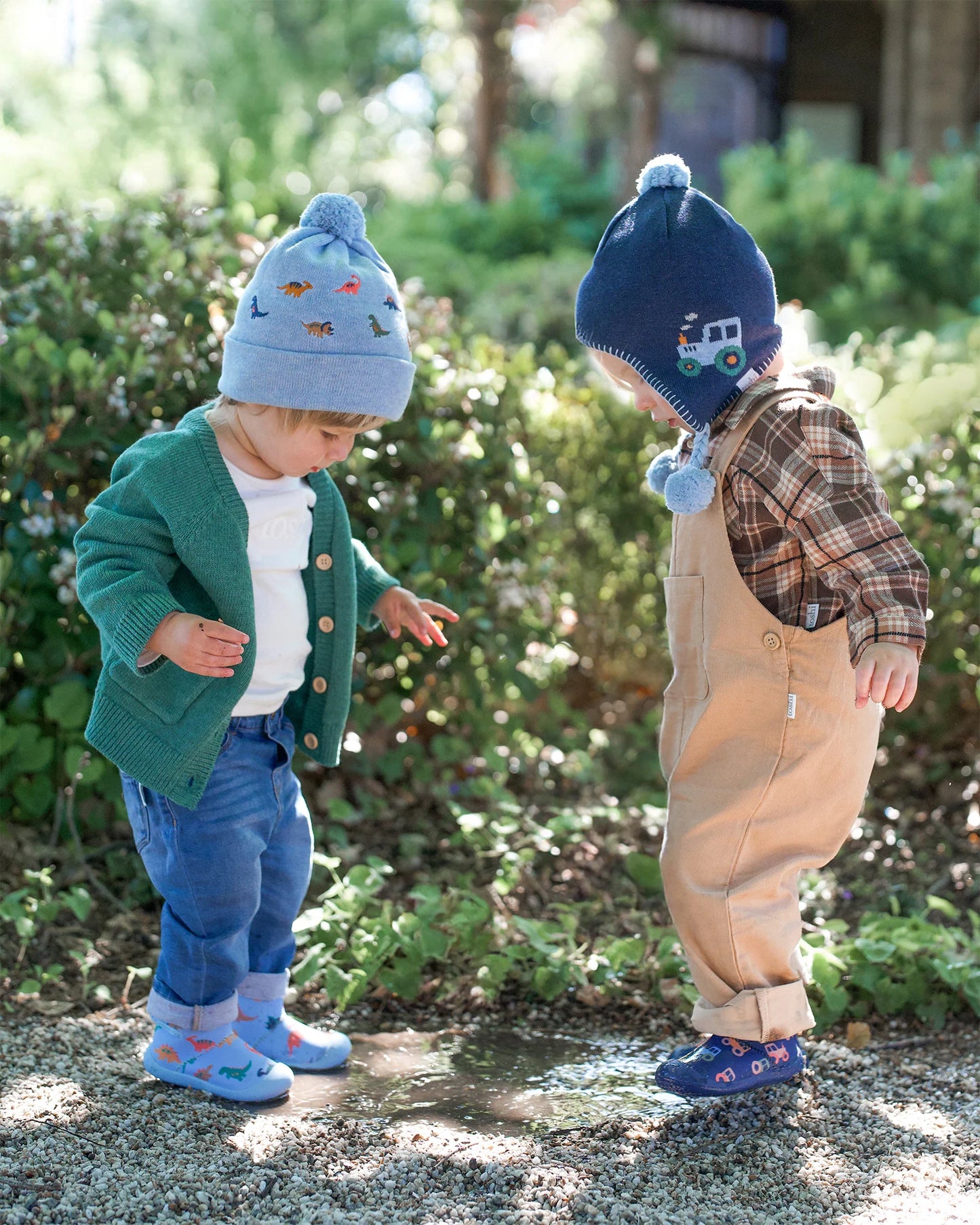 Toshi Organic Earmuff Storytime - Tiny Tractors